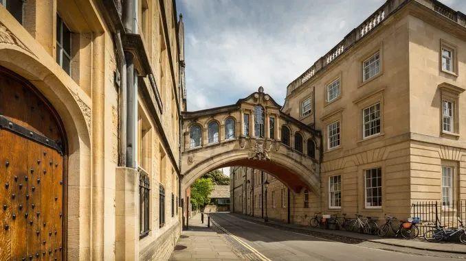 牛津较剑桥的本科申请，有哪些方面是需要提前知道的  牛津大学 剑桥大学 英国留学 第1张