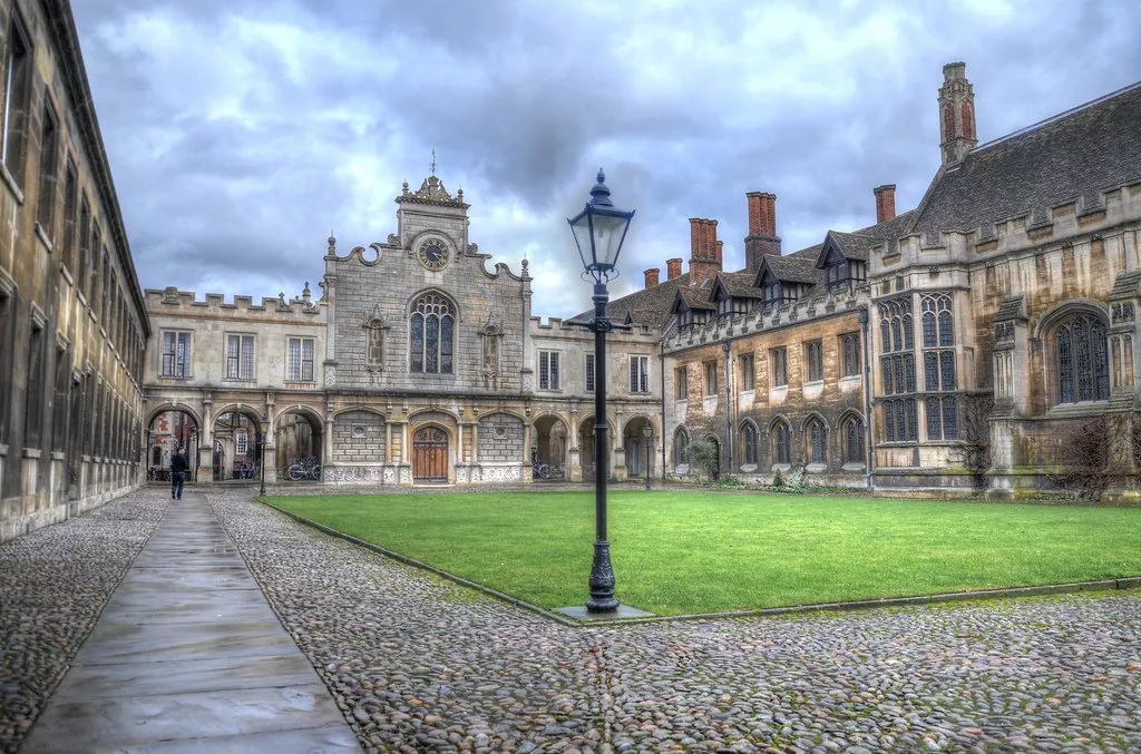 对比：剑桥大学31个学院在学术费用位置等优缺点分析（21~31）